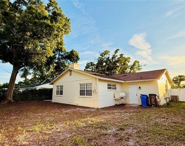 6409 Rosewood Drive - Photo Thumbnail 35