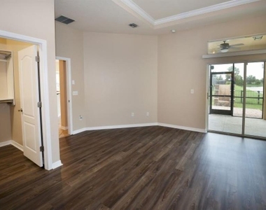 7627 Stoney Hill Drive - Photo Thumbnail 10