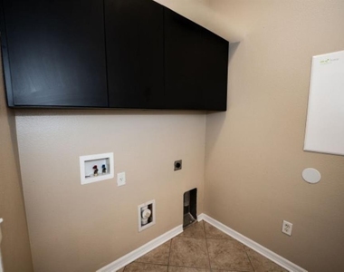 7627 Stoney Hill Drive - Photo Thumbnail 18