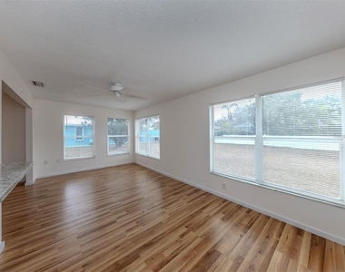 1215 Mango Avenue - Photo Thumbnail 29