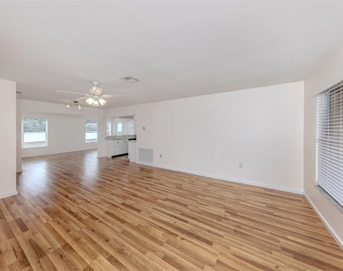 1215 Mango Avenue - Photo Thumbnail 4