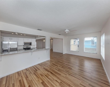 1215 Mango Avenue - Photo Thumbnail 10