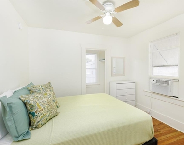 1043 7th Avenue N - Photo Thumbnail 6