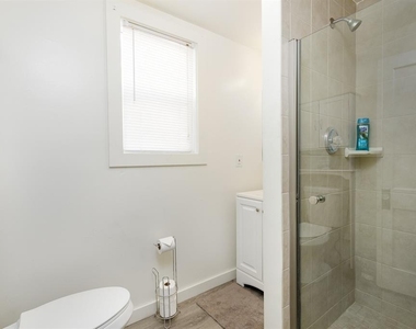 1043 7th Avenue N - Photo Thumbnail 13