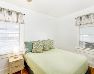 1043 7th Avenue N - Photo Thumbnail 10