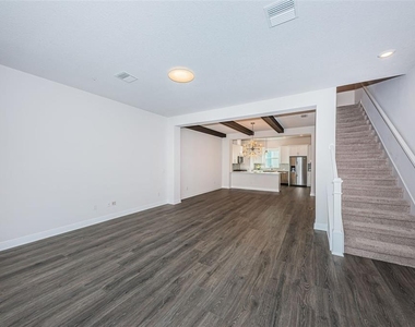 815 Burlington Avenue N - Photo Thumbnail 29