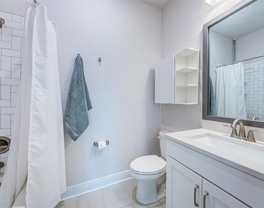 815 Burlington Avenue N - Photo Thumbnail 18