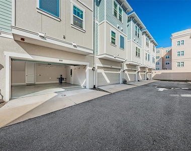 815 Burlington Avenue N - Photo Thumbnail 23