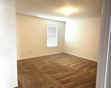 16832 Citrus Parkway - Photo Thumbnail 7