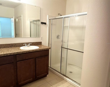 16832 Citrus Parkway - Photo Thumbnail 9