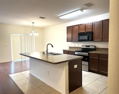 16832 Citrus Parkway - Photo Thumbnail 2