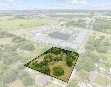 5500 Lake Lizzie Drive - Photo Thumbnail 14