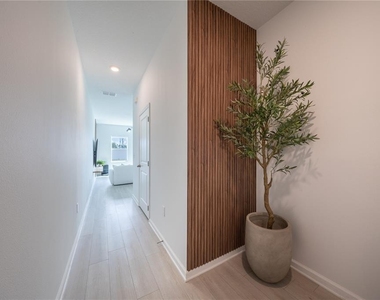 8688 Sportsman Loop - Photo Thumbnail 4