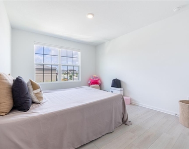 8688 Sportsman Loop - Photo Thumbnail 32
