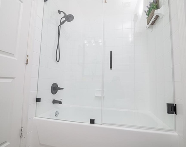 733 Calabria Avenue - Photo Thumbnail 12
