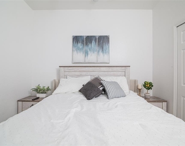 733 Calabria Avenue - Photo Thumbnail 8