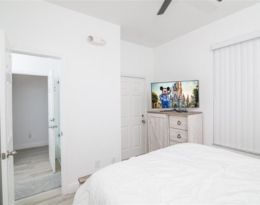 733 Calabria Avenue - Photo Thumbnail 9