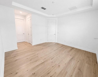 10345 Belfry Circle - Photo Thumbnail 7