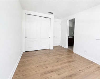 10345 Belfry Circle - Photo Thumbnail 16