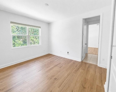 10345 Belfry Circle - Photo Thumbnail 17
