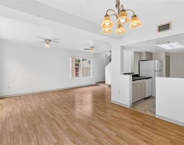 2204 Fan Palm Drive - Photo Thumbnail 8