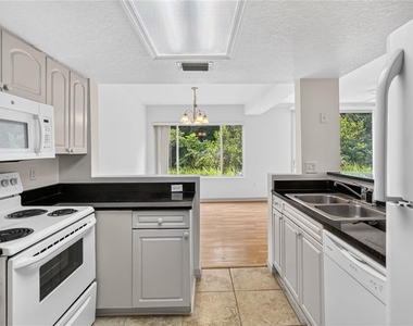 2204 Fan Palm Drive - Photo Thumbnail 12