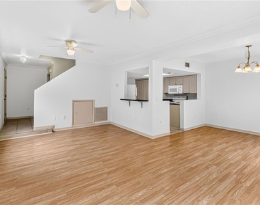 2204 Fan Palm Drive - Photo Thumbnail 6