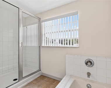 2204 Fan Palm Drive - Photo Thumbnail 18