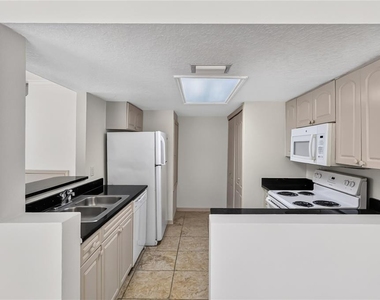 2204 Fan Palm Drive - Photo Thumbnail 10