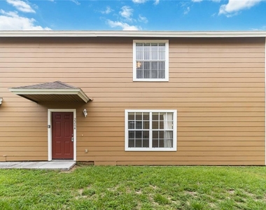 2204 Fan Palm Drive - Photo Thumbnail 3