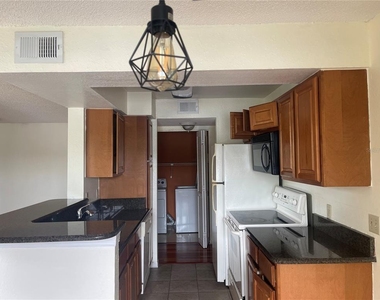 1037 S Hiawassee Road - Photo Thumbnail 16