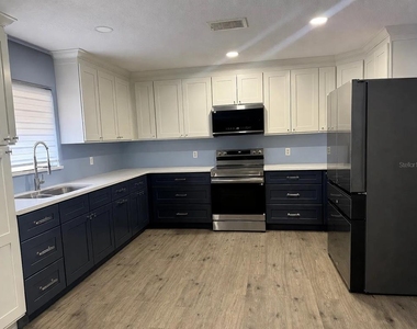 601 Samuel Street - Photo Thumbnail 1