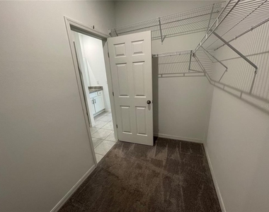 689 Crown Rose Drive - Photo Thumbnail 38