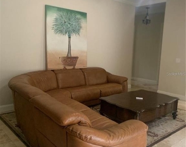 561 Se 42nd Street - Photo Thumbnail 16