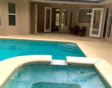 561 Se 42nd Street - Photo Thumbnail 21