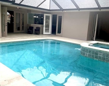 561 Se 42nd Street - Photo Thumbnail 22