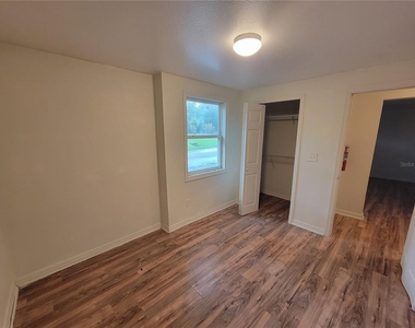 965 Ne 2nd Street - Photo Thumbnail 5