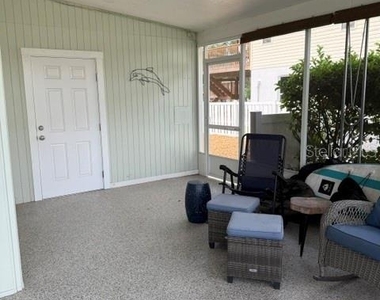 1920 Nw 18th Street - Photo Thumbnail 1
