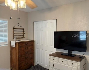 1920 Nw 18th Street - Photo Thumbnail 20