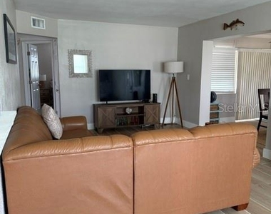 1920 Nw 18th Street - Photo Thumbnail 8