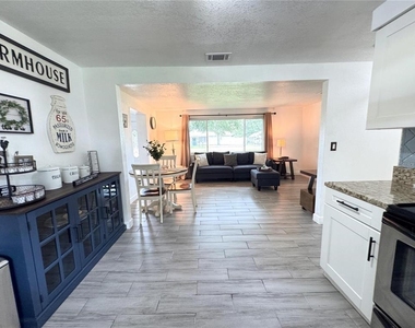 9616 Pine Ridge Avenue - Photo Thumbnail 6