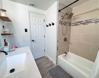 9616 Pine Ridge Avenue - Photo Thumbnail 12