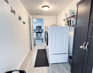 9616 Pine Ridge Avenue - Photo Thumbnail 21