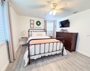 9616 Pine Ridge Avenue - Photo Thumbnail 14