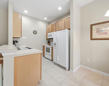 2402 Caravelle Circle - Photo Thumbnail 3