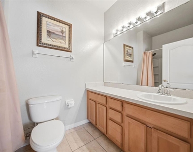 2402 Caravelle Circle - Photo Thumbnail 11