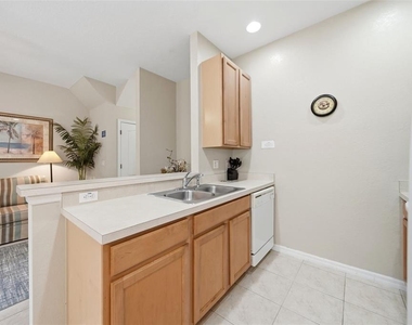 2402 Caravelle Circle - Photo Thumbnail 7