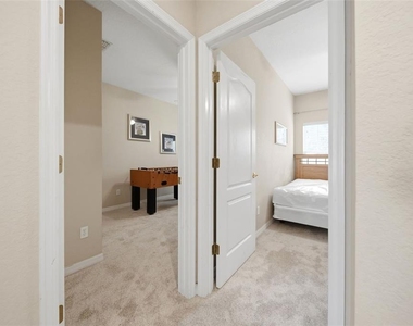 2402 Caravelle Circle - Photo Thumbnail 17