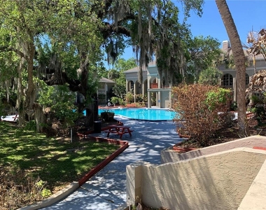 405 Wymore Road - Photo Thumbnail 14