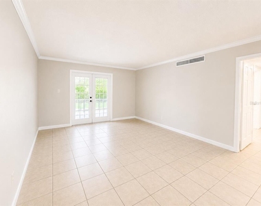 405 Wymore Road - Photo Thumbnail 2